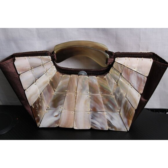 Beautiful Vintage Purse With Eye Catching Pattern - Picture 1 of 6